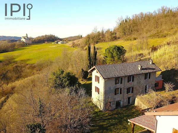 casa indipendente in vendita a Ponzone