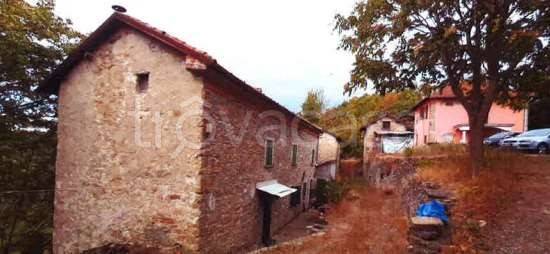 casa indipendente in vendita a Ponzone