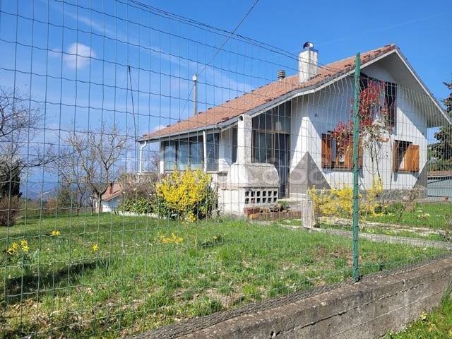 casa indipendente in vendita a Ponzone