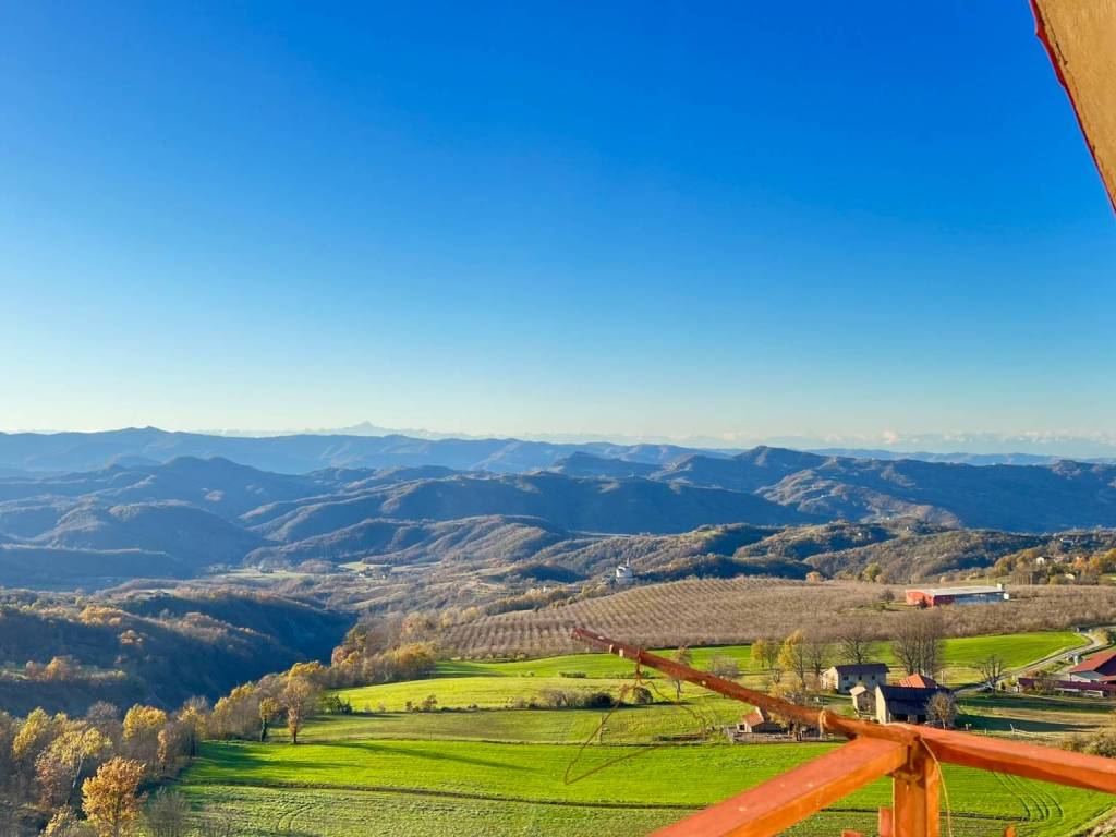 intera palazzina in vendita a Ponzone in zona Chiappino