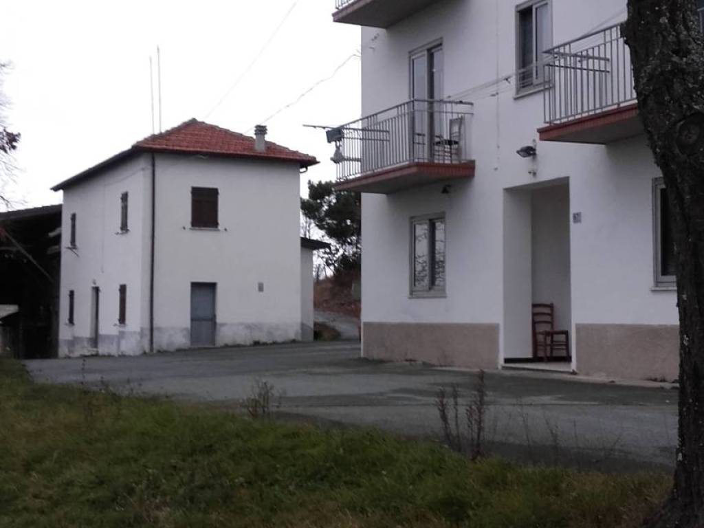casa indipendente in vendita a Ponzone in zona Moretti
