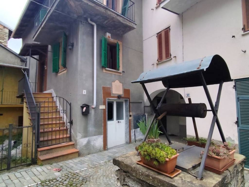 casa indipendente in vendita a Ponzone
