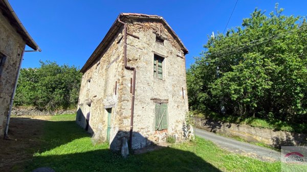 casale in vendita a Ponzone