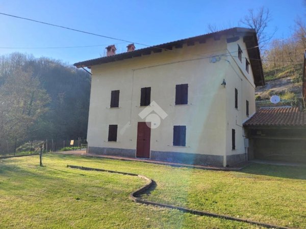 casa indipendente in vendita a Ponzone in zona Caldasio