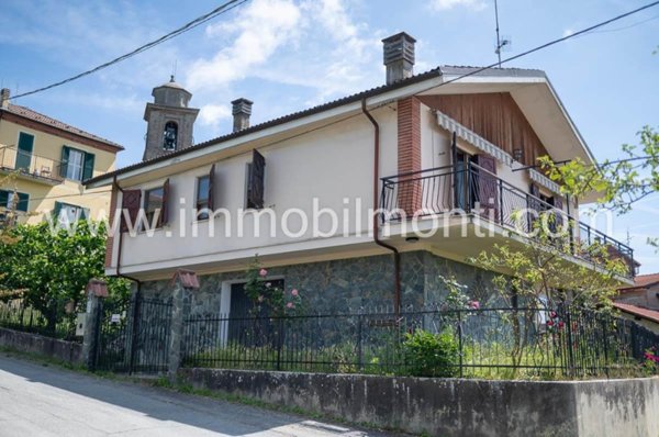 casa indipendente in vendita a Ponzone in zona Ciglione