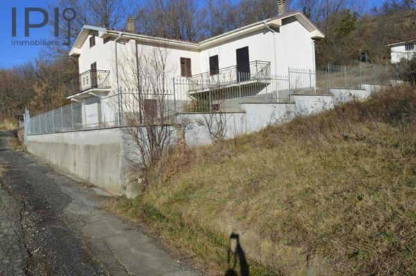 casa indipendente in vendita a Ponzone