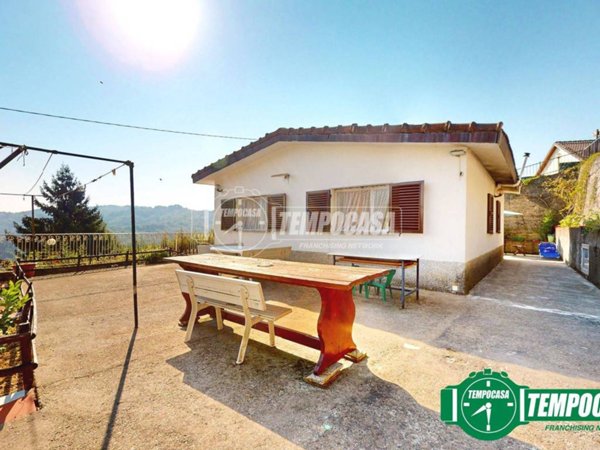 casa indipendente in vendita a Ponzone