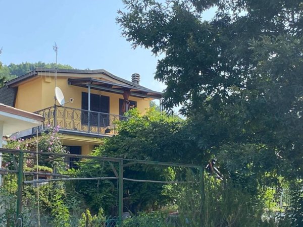 casa indipendente in vendita a Ponzone in zona Pianlago