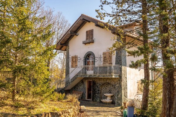 casa indipendente in vendita a Ponzone