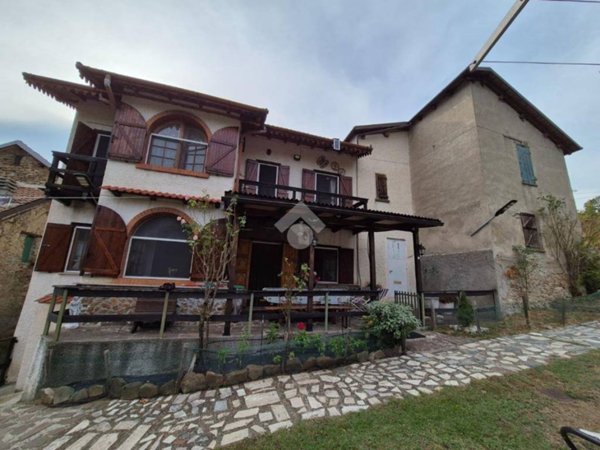 casa indipendente in vendita a Ponzone