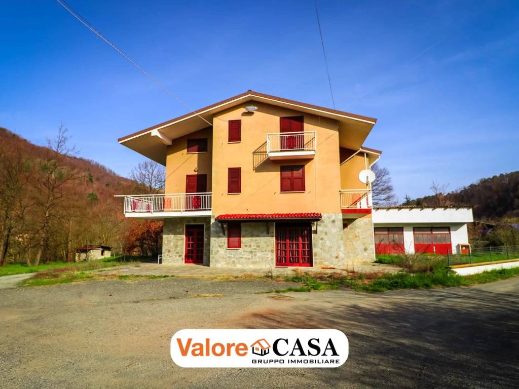 casa indipendente in vendita a Ponzone