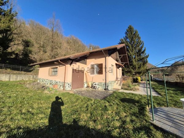 casa indipendente in vendita a Ponzone