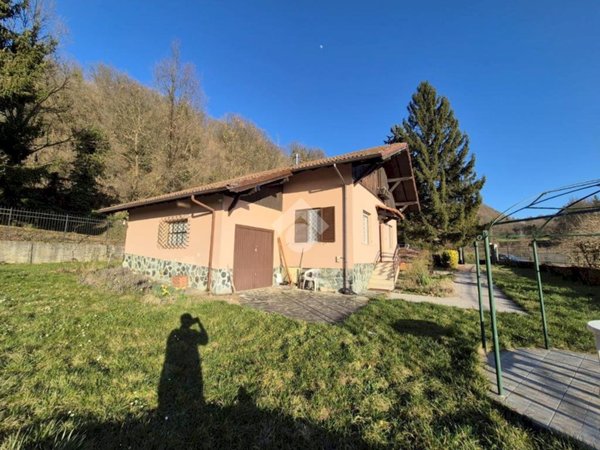 casa indipendente in vendita a Ponzone
