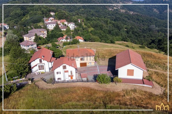 casa indipendente in vendita a Ponzone