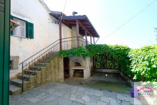 casa indipendente in vendita a Ponzone