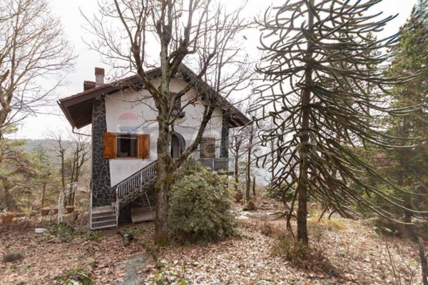 casa indipendente in vendita a Ponzone