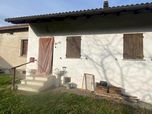 casa indipendente in vendita a Ponzone in zona Caldasio
