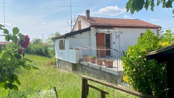 casa indipendente in vendita a Ponzone in zona Cimaferle