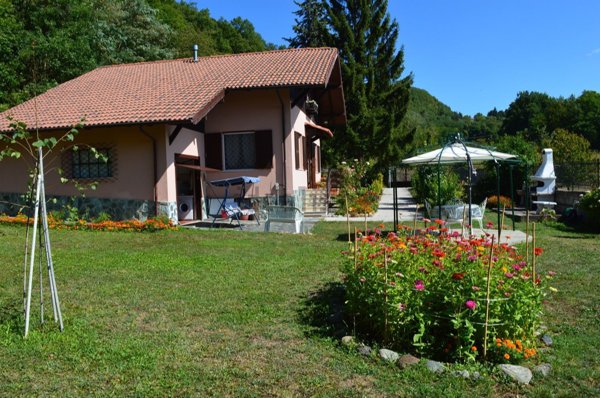 casa indipendente in vendita a Ponzone