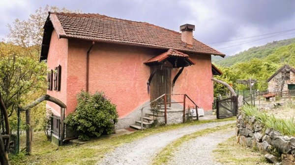 casa indipendente in vendita a Ponzone