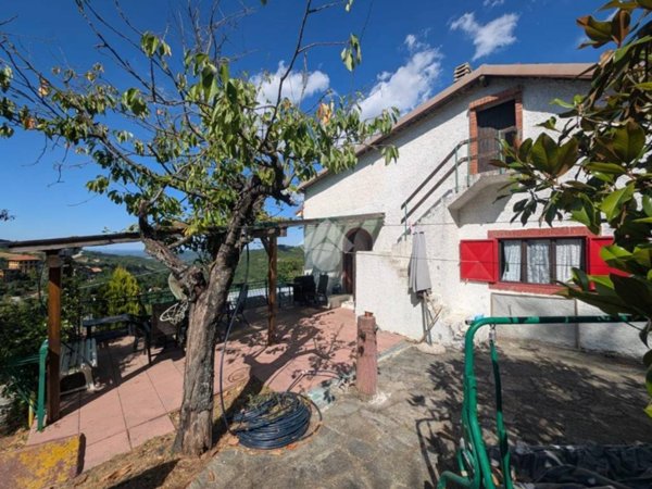 casa indipendente in vendita a Ponzone