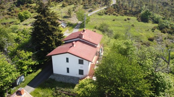 casa indipendente in vendita a Ponzone in zona Moretti