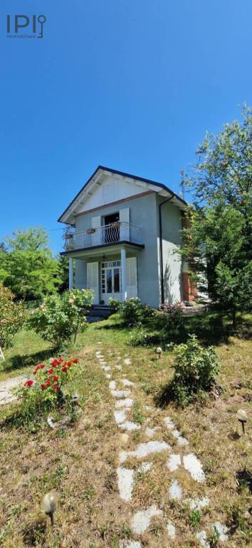 casa indipendente in vendita a Ponzone