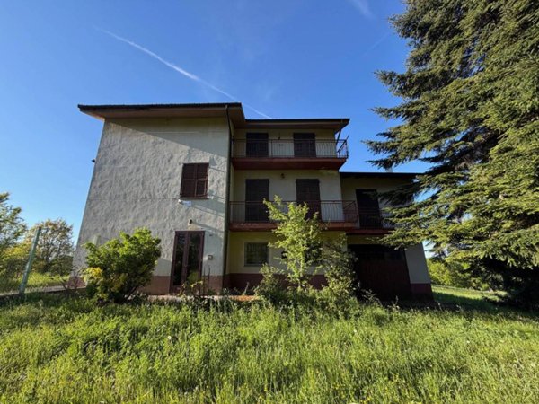 casa indipendente in vendita a Ponzone