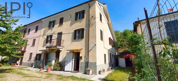casa indipendente in vendita a Ponzone in zona Ciglione