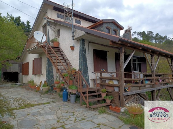 casa indipendente in vendita a Ponzone in zona La Colla Toleto