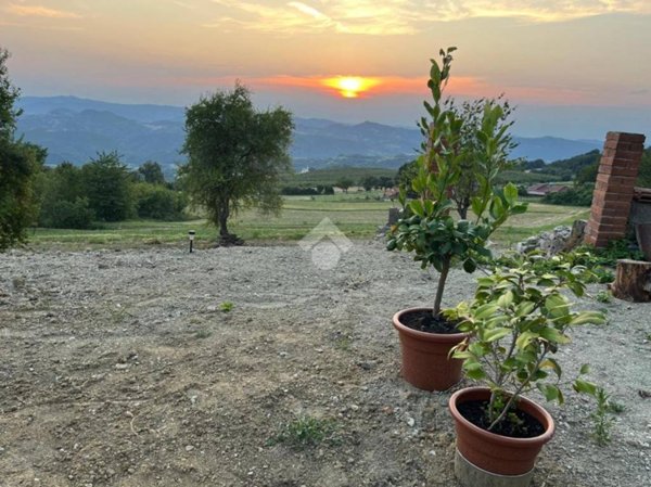casa indipendente in vendita a Ponzone in zona Chiappino