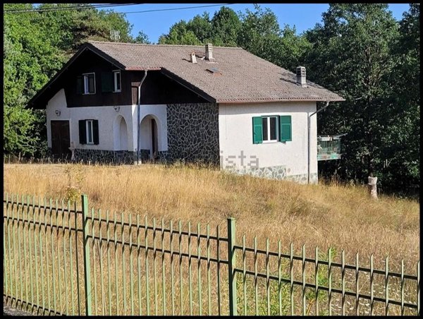 casa indipendente in vendita a Ponzone in zona Cimaferle