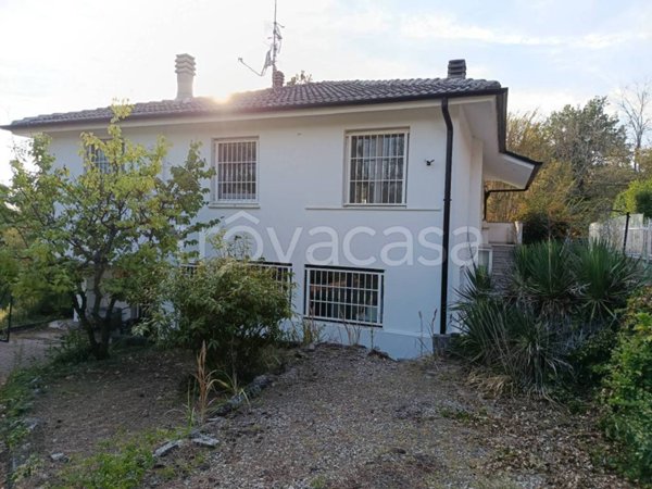 casa indipendente in vendita a Pozzol Groppo in zona Brienzone