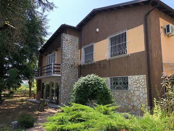 casa indipendente in vendita a Pozzolo Formigaro