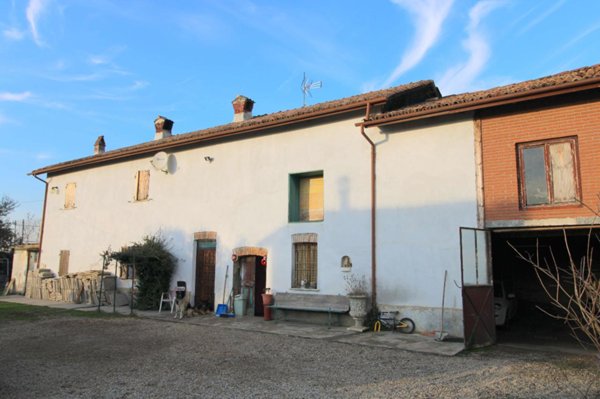 casa indipendente in vendita a Pozzolo Formigaro