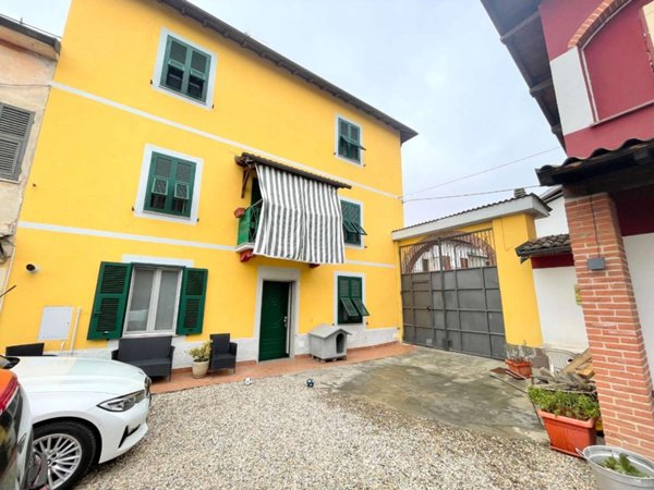 casa indipendente in vendita a Pozzolo Formigaro