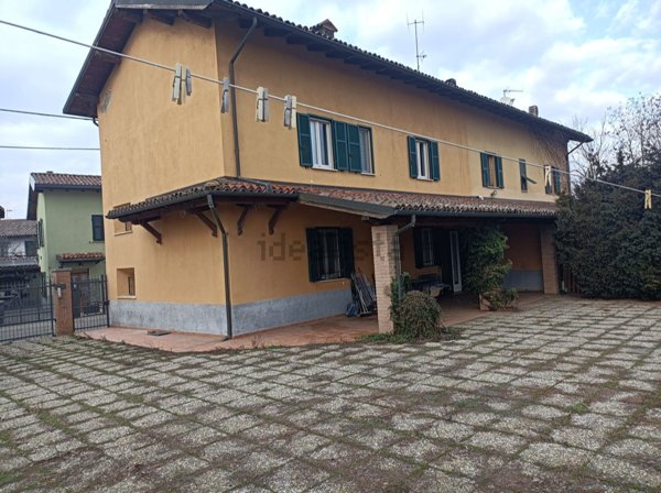 casa indipendente in vendita a Pozzolo Formigaro