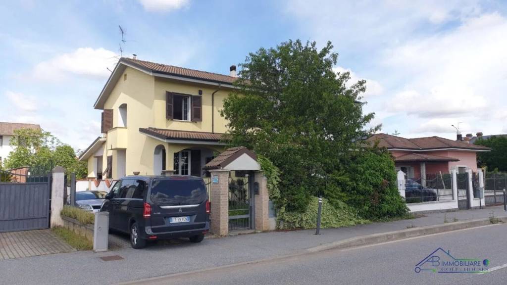 casa indipendente in vendita a Pozzolo Formigaro