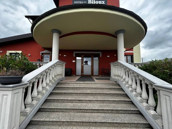 negozio in vendita a Pozzolo Formigaro
