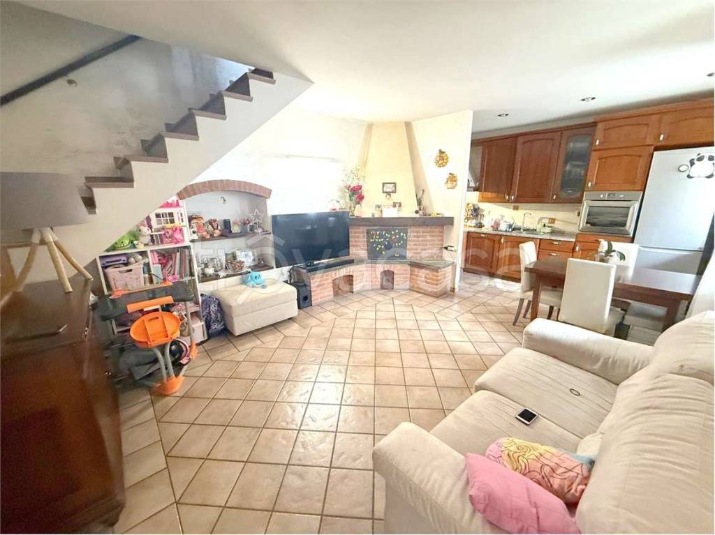 casa indipendente in vendita a Pozzolo Formigaro