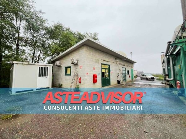 locale commerciale in vendita a Pozzolo Formigaro