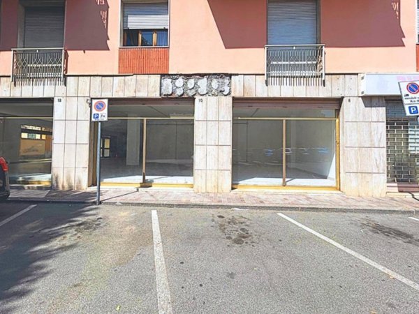 negozio in vendita a Pozzolo Formigaro