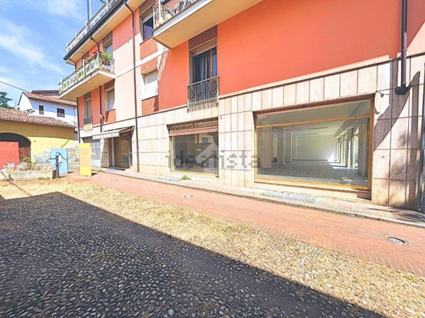 locale commerciale in vendita a Pozzolo Formigaro