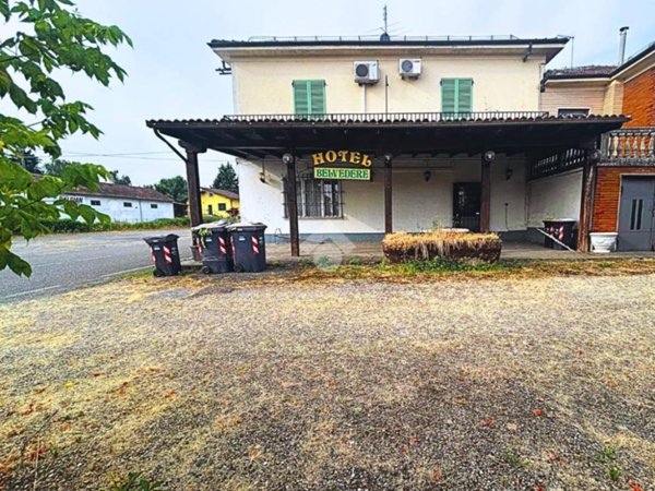 negozio in vendita a Pozzolo Formigaro