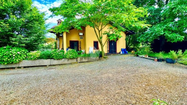 negozio in vendita a Pozzolo Formigaro