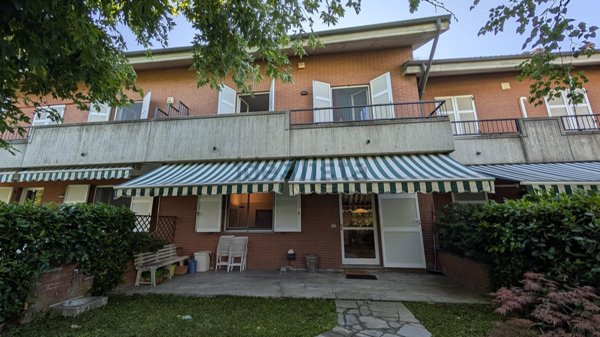 casa indipendente in vendita a Pozzolo Formigaro