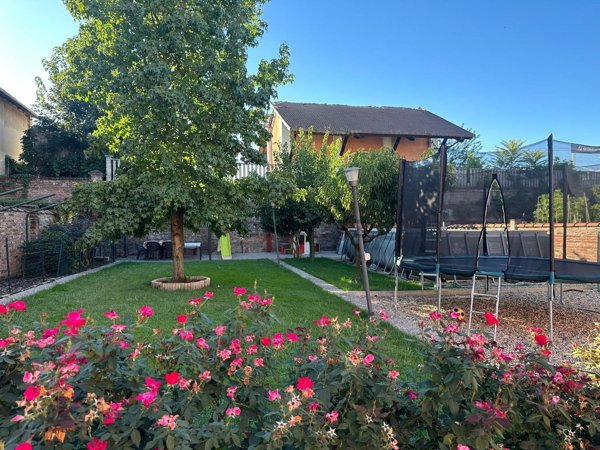 casa indipendente in vendita a Pozzolo Formigaro