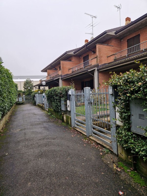 casa indipendente in vendita a Pozzolo Formigaro