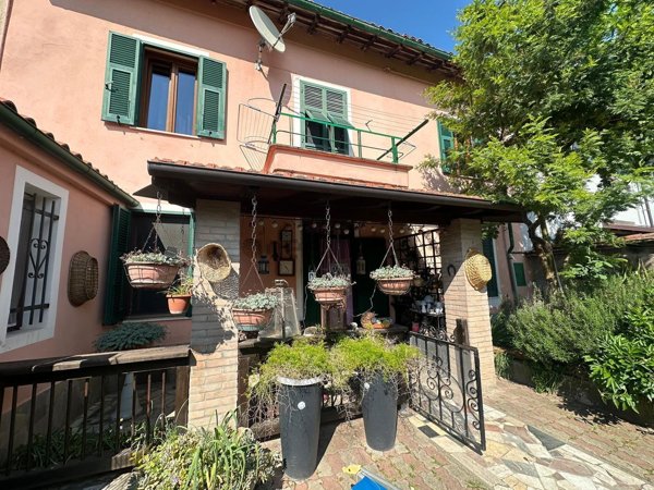casa indipendente in vendita a Pozzolo Formigaro