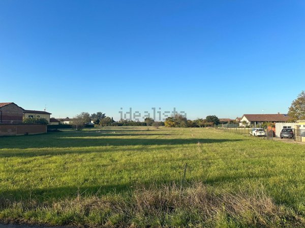 terreno edificabile in vendita a Pozzolo Formigaro in zona Bettole di Pozzolo